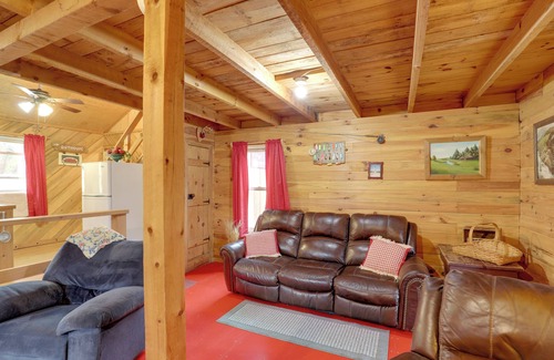 Hot Springs Apartment | Hot Tub & Charcoal Grill: Hot Springs Getaway!
