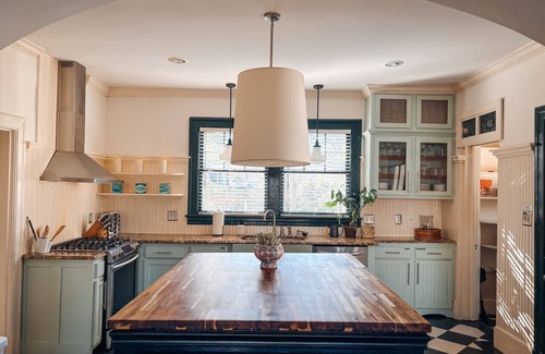 Greensboro House | Hot Tub - Chefs Kitchen-Fenced Yard- Historic Home
