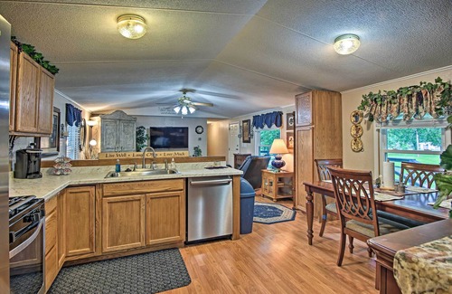 Grove House | Hot Tub & Deck: Tranquil Home Near Grand Lake