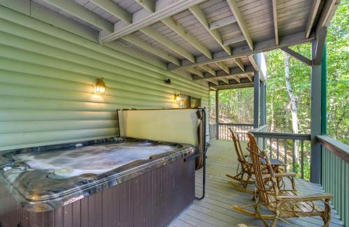 McCaysville House | Hot Tub, Decks and Creek Access McCaysville Cabin!