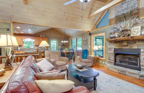 McCaysville House | Hot Tub, Decks and Creek Access McCaysville Cabin!