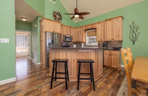 Macon House | Hot Tub, Dock, Large Deck, Firepit, Tiki bar, Pool!