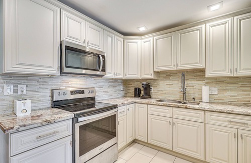 Miramar House | Hot Tub & Fenced Yard: Pet-Friendly Miramar Haven!