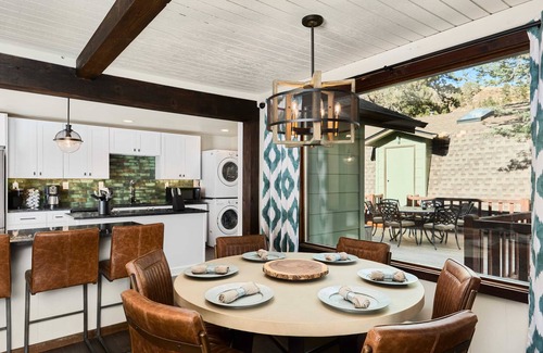 Woodland Park Cabin | Hot tub ☆ Fire-pit ☆ Walk to Waterfalls