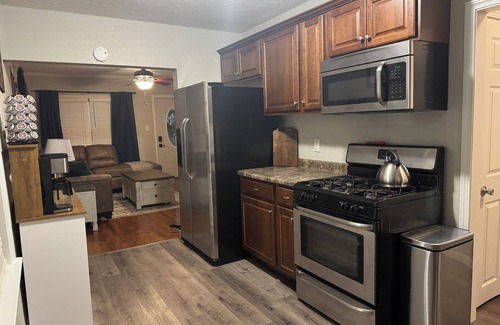 Saint Marys  Saint Joseph County Cottage | Hot Tub! Fire Pit! Gas Fire Table! Game Garage!
