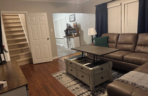 Saint Marys  Saint Joseph County Cottage | Hot Tub! Fire Pit! Gas Fire Table! Game Garage!
