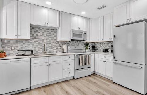 Florida Shores House | Hot Tub, Fire Pit, Near the Beach!