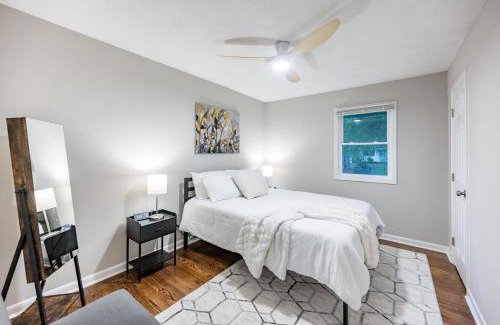 Southeast Raleigh House | Hot Tub Fire Pit Oasis 3mi to Downtown