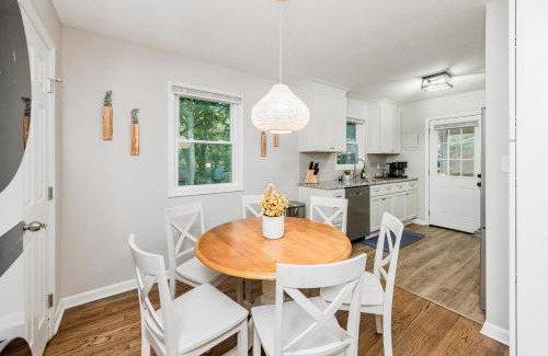 Southeast Raleigh House | Hot Tub Fire Pit Oasis 3mi to Downtown