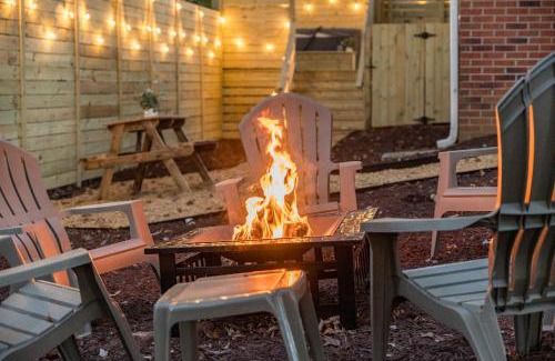 Southeast Raleigh House | Hot Tub Fire Pit Oasis 3mi to Downtown
