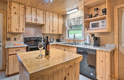 Clayton House | Hot Tub & Fire Pit: Pet-Friendly Clayton Escape!
