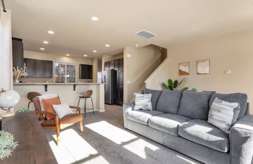 Old Southwest Apartment | Hot Tub FirePit Patio Walk To MidTown Downtown