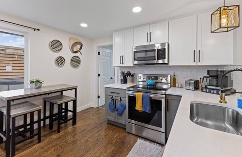 Lakewood House | Hot Tub, Firepit, Putt Putt, Family Friendly!