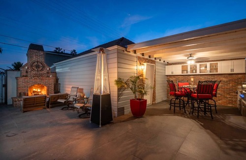 North Pacific Beach House | Hot tub, fireplace, grill, bicycles, patio, yard, ping pong, 8 blocks to beach!