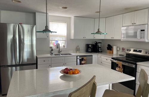Flor-a-mar House | Hot Tub for 6, Canal Front/Boat dock, Fishing, Kayaking, nearby Beach