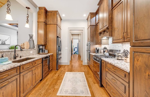 Hendersonville House | Hot Tub, Game Room & Fire Pit | 5BR Hendersonville + Biltmore Pass
