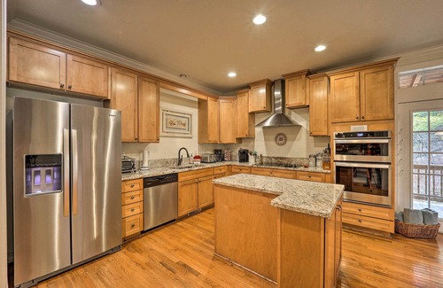 Vilas Cabin | Hot Tub & Game Room: 'A Mountain Dream' in Vilas