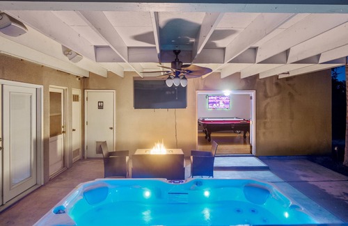 Visalia House | Hot tub, Game Room, Outdoor Kitchen & much more!