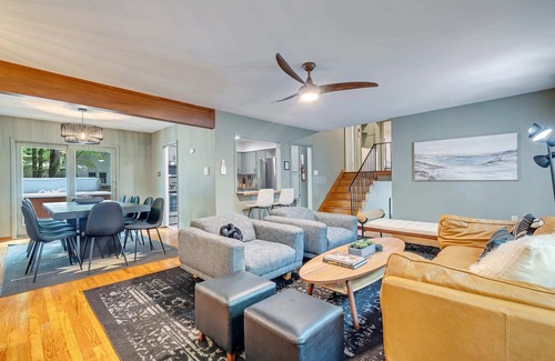Lake Harmony House | Hot Tub, Game Room, EV Charger, Dog Friendly