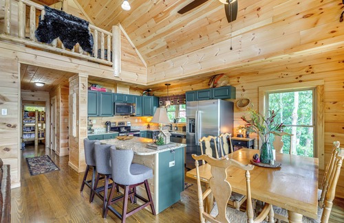 Wolf Laurel Cabin | Hot Tub, Game Room & Views: Mars Hill Mtn Retreat!