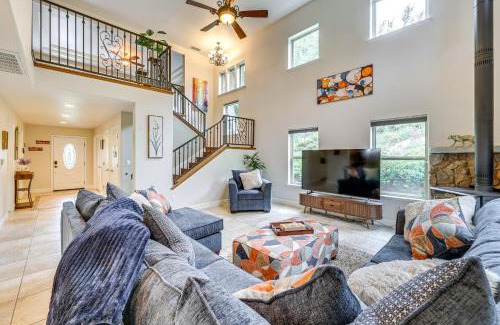 Oakhurst House | Hot Tub, Games and Sports Luxury Yosemite Escape