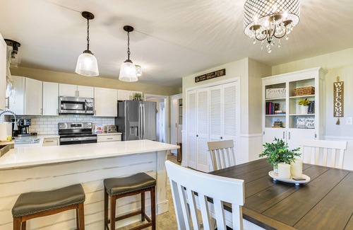 Greer House | Hot Tub, Games & Sunroom: Family Home in Greer!