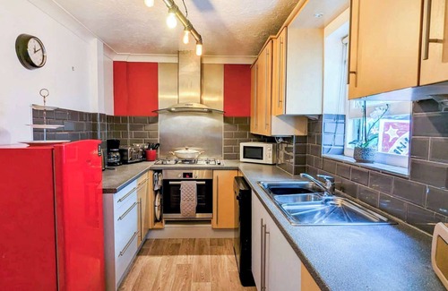 Kemptown House | Hot Tub Hideaway - by Brighton Holiday Lets
