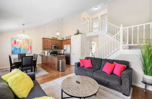 West Westminster House | Hot Tub Hideaway: Fish, Hike, Play & Relax!