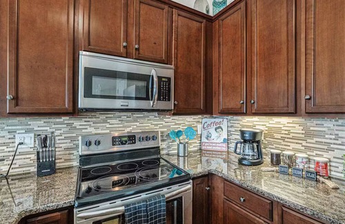 West Westminster House | Hot Tub Hideaway: Fish, Hike, Play & Relax!