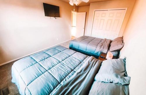 Fountain Villa | Hot Tub, King Beds, Pet Friendly Close to I25