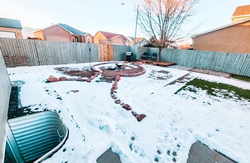 Fountain House | Hot Tub, King Beds, Pet Friendly Close to I25
