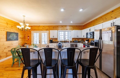 Mentone House | Hot Tub l Large Yard l Private
