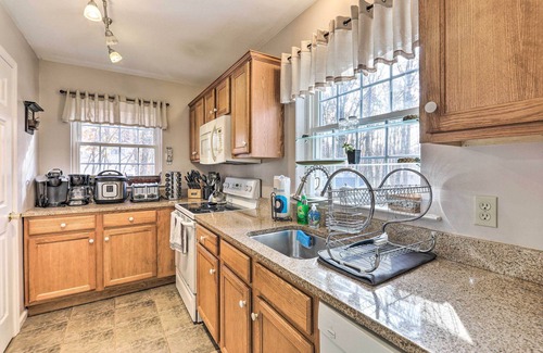 Albrightsville House | Hot Tub, Lake Access: Serene Albrightsville Home!