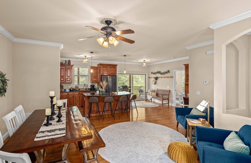 Rogers House | Hot Tub, Lake Access, Firepit, Mins to Hobbs, War Eagle, MTB, DT Rogers +EV