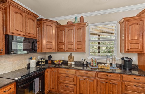 Rogers House | Hot Tub, Lake Access, Firepit, Mins to Hobbs, War Eagle, MTB, DT Rogers +EV