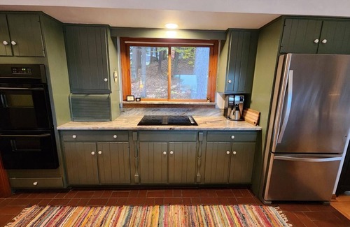 Birchwood Farms House | HOT TUB-Lake Michigan views-15 minutes to ski hills