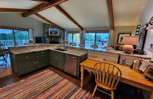 Birchwood Farms House | HOT TUB-Lake Michigan views-15 minutes to ski hills