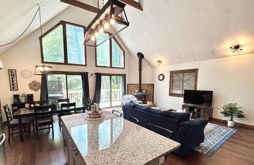 Basye Ski Chalet | Hot Tub Luxe Retreat Game Room Lake Bryce