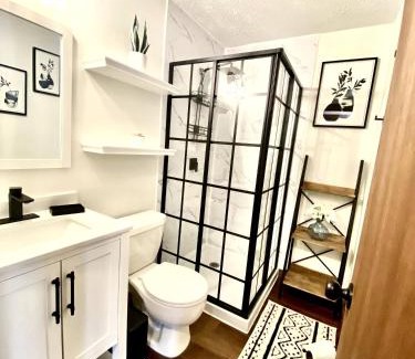 Basye Ski Chalet | Hot Tub Luxe Retreat Game Room Lake Bryce