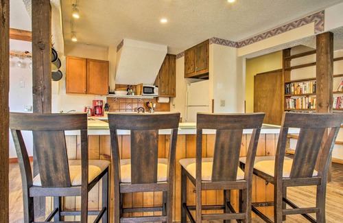 Birch Hill Condo | Hot Tub & Moan Mtn Views: North Conway Townhouse
