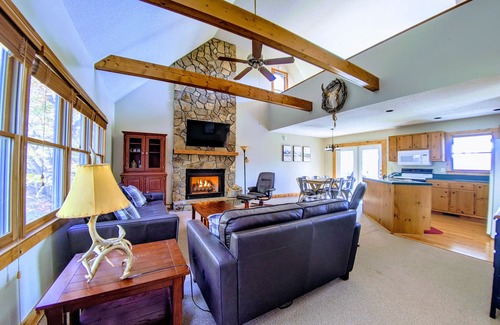 Clayton Cabin | Hot tub Mountain Views No Cleaning Fee