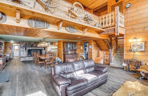 Tahoe Village Cabin | Hot Tub & Mtn Views: Grand Mountain Chalet