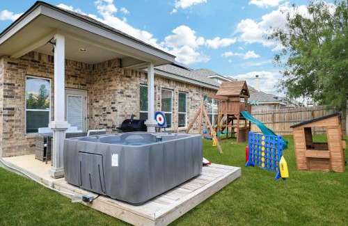 Medina Valley House | Hot Tub Near Sea World Bbq Yard Games Swing Set
