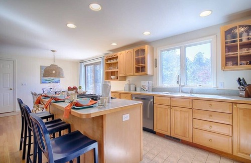 Northwest Harwich House | Hot Tub New Fall 2025, Dog Friendly!
