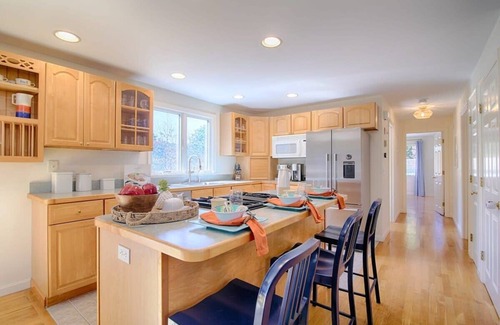 Northwest Harwich House | Hot Tub New Fall 2025, Dog Friendly!