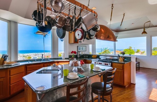 Point Loma Heights House | Hot Tub on roof with beautiful views, spacious kitchen, lots of space for family