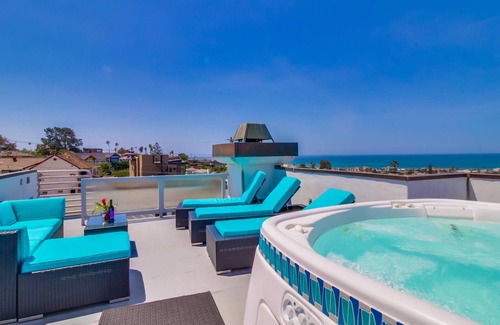 Point Loma Heights House | Hot Tub on roof with beautiful views, spacious kitchen, lots of space for family