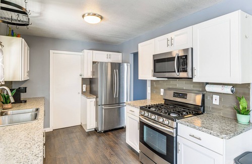 Depew House | Hot Tub, Patio & Grill: Quiet Depew Retreat