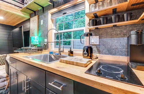 Church Street Apartment | Hot Tub & Patio: Private Couple's Escape in ATL
