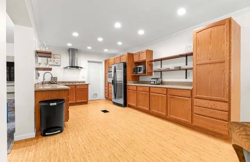 Ocala House | Hot tub, pool, bbq, game room near downtown